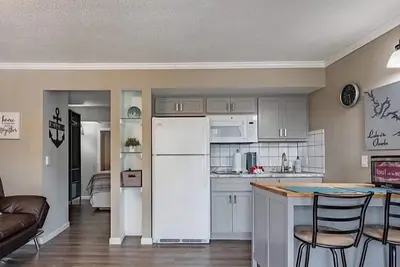 Image de Charming 1-bedroom condo in Lake Ozark. On the lake in prime location-4mm