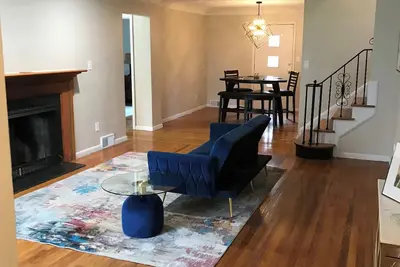 Image de Simple, Chic 3-bedroom house in Cleveland Heights- Close to Cleveland Clinic