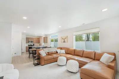 Image de Spacious 5-bedroom home in Prime Central Location