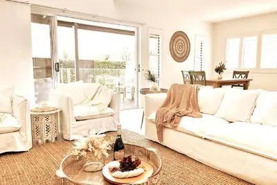 Image de Nest - Hot tub - 200m to Wanda Beach