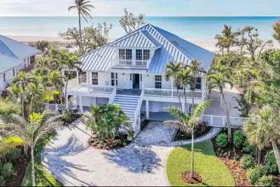 Image de Stunning Beachfront Villa with Heated Pool