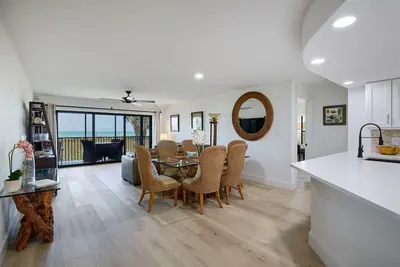 Image de Beachfront 3br Townhome at Bandy Beach