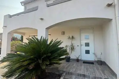 Image de Appartement vue mer & colline - Bright Appartment with sea / hill view balcony