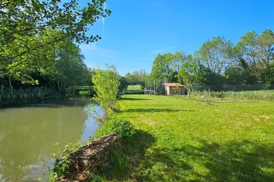 Image de Moulin Cozanne, gîte spa et sauna au cœur des vignes.