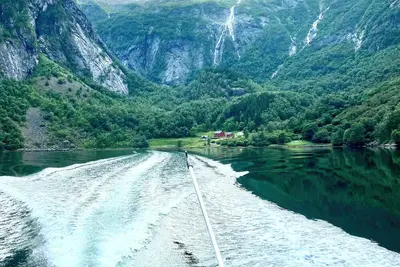 Image de Original fjord house in its own beautiful fjord arm of the Sognefjord