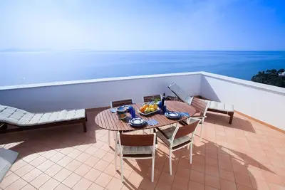 Image de Maison de vacances Ă Conca Dei Marini avec 3 chambres Ă coucher, 5 couchages