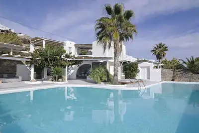 Image de Villa à Agios Ioannis avec 4 chambres à coucher, 8 couchages