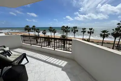 Image de Directly on the beach with sea view in top location! 2 bedrooms, balcony & WiFi