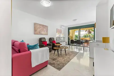 Image de Elegant seaside retreat on Calle Geranio 27 in lush urbanisation