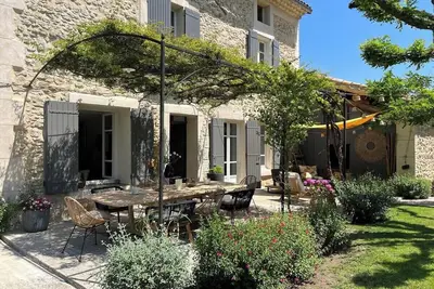 Image de Mas de village au calme avec piscine