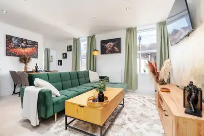 Image de Archies Cozy Retreat A Stylish Derby Hideaway