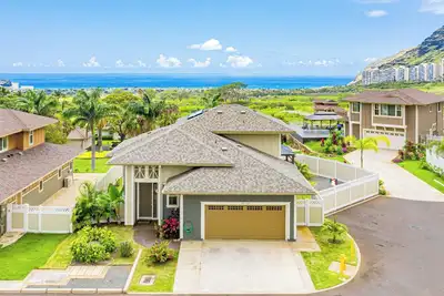 Image de Oceanview Makaha Valley Retreat | Gated | Near Golf & Sandy Shores