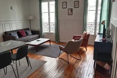 Image de BnBNook - Chic 2br - Historic Le Marais and Pompidou