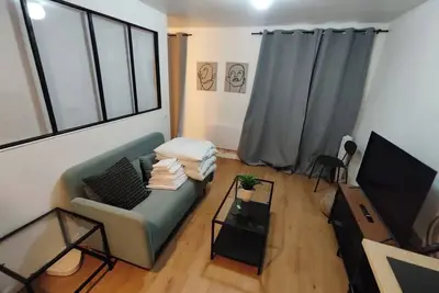 Image de BnBNook - Charming 1br Near Bastille and Marais