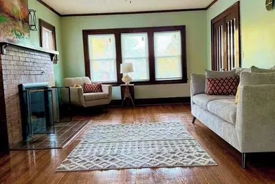 Image de Modern 3br Retreat • 1, 500sf Stay Near Destiny Usa