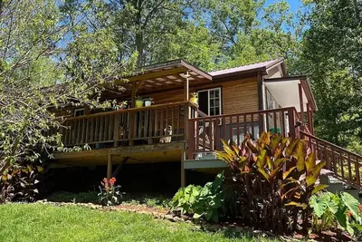 Image de Charming 3-bedroom cabin with WiFi, Ac in peaceful Leitchfield Near Mammoth Cave