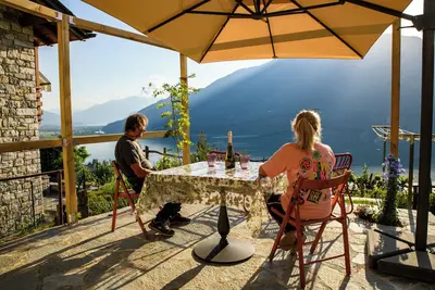 Image de La Grae, a stone's throw from Lake Como, with striking views of Lake Mezzola
