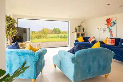Image de Beautiful Barn Conversion - Orchard Escape for 12