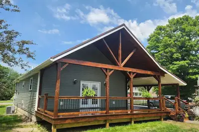 Image de Chautauqua Lake - New Built - Charming 3-bedroom house with WiFi, Ac