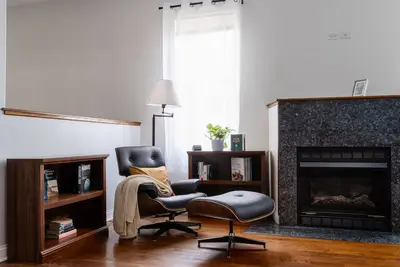 Image de Logan Square Duplex Apartment with Parking and Patio