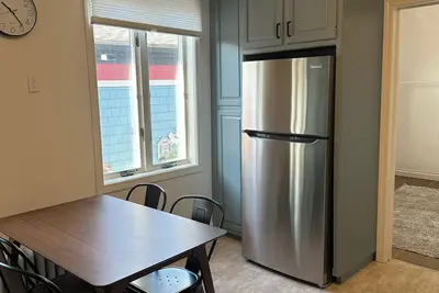 Image de Modern, 3br Apartment, Center of Town