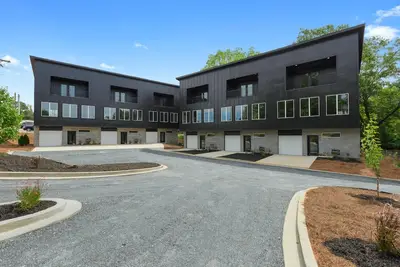 Image de Urban Stay w/ Cozy and Relaxing Spaces - 2 Bed 2. 5 Bath near downtown Easley, Sc