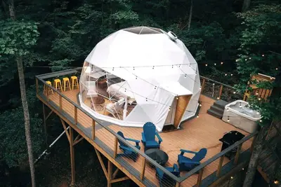 Image de Treetop Getaway w/ Hot Tub • Peaceful retreat