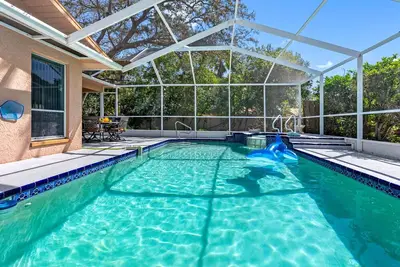 Image de Amazing 3br 2ba Pool House – Relax & Unwind!