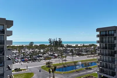 Image de Charming 2-bedroom condo with WiFi, Ac, across the street from Siesta Key Beach