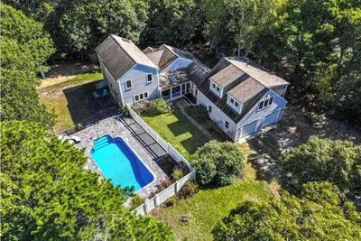 Image de Sunset Villa - Bayside Retreat with Private Heated Saltwater Swimming Pool