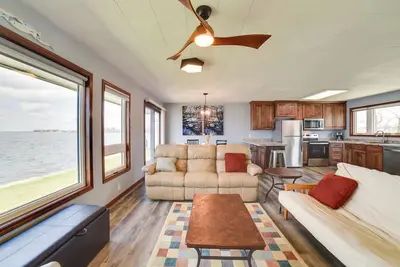 Image de Bbq Ready: Lakefront Retreat in Watertown