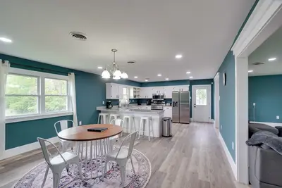 Image de Walk to Stores: Home in Historic Shepherdstown!