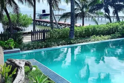 Image de The whole group will enjoy easy access to everything from this central location