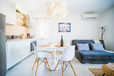 Image de Charming 1-bedroom apartment with sea view in Žrnovska Banja, 150m beach