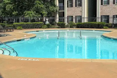 Image de Spacious 2br Retreat | King Beds | Pool & 24/7 Gym
