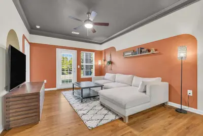 Image de Pool, Gym & Central Location! 2- King Beds
