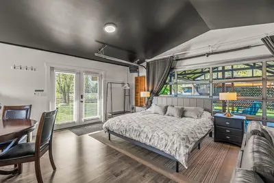 Image de Okanagan Sunset Bungalow