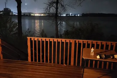 Image de Home on Historic Campbell's Island with Mighty Mississippi River in the backyard