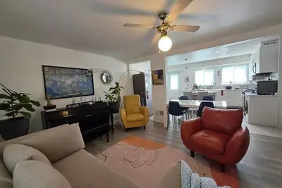 Image de Quiet & Quaint 2 Bedroom 1 Bath with Yard