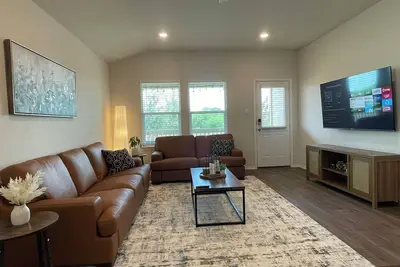 Image de Comfortable single story home 3 bed 2 bath Garage