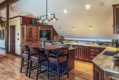 Image de Luxury Barn on Historic Ranch