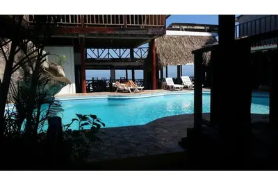 Image de La Delphina Bed and Breakfast Bar and Grill Family Room