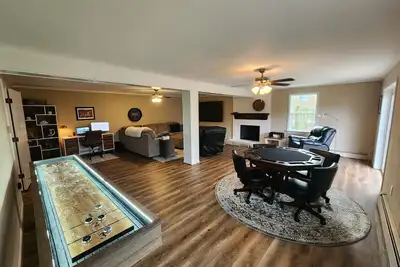 Image de Comfy Mechanicsville rancher with entertainment for all age groups!