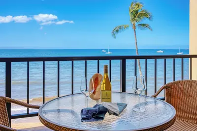 Image de Sugar Beach 417 Direct Row Beach Views in Beautifully Upgraded Ocean front Condo Home