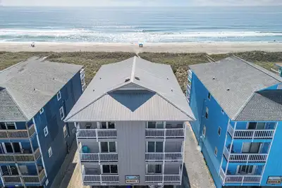 Image de Ocean Vista 2bdr condo on the water with direct beach access to Carolina Beach