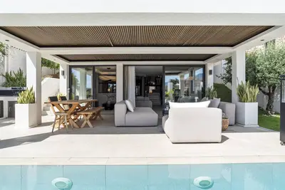 Villa Celeste - Radiant 4 Bed Oasis!