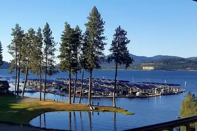 Image de Incredible views overlooking Coeur d’alene lake await you at this 3/2 condo!