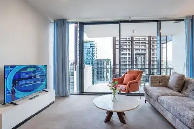 Image de High Level 2-bedroom with Parking South Brisbane