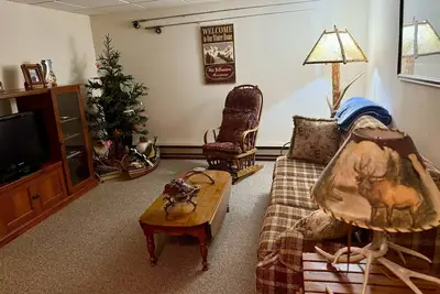 Image de West Yellowstone/Intown Condo. Snowmobiling directly from front door. Hiking