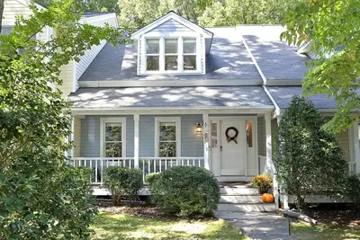 Image de Charming 2-bed/2-bath townhome in Raleigh with WiFi and Ac by Nc State